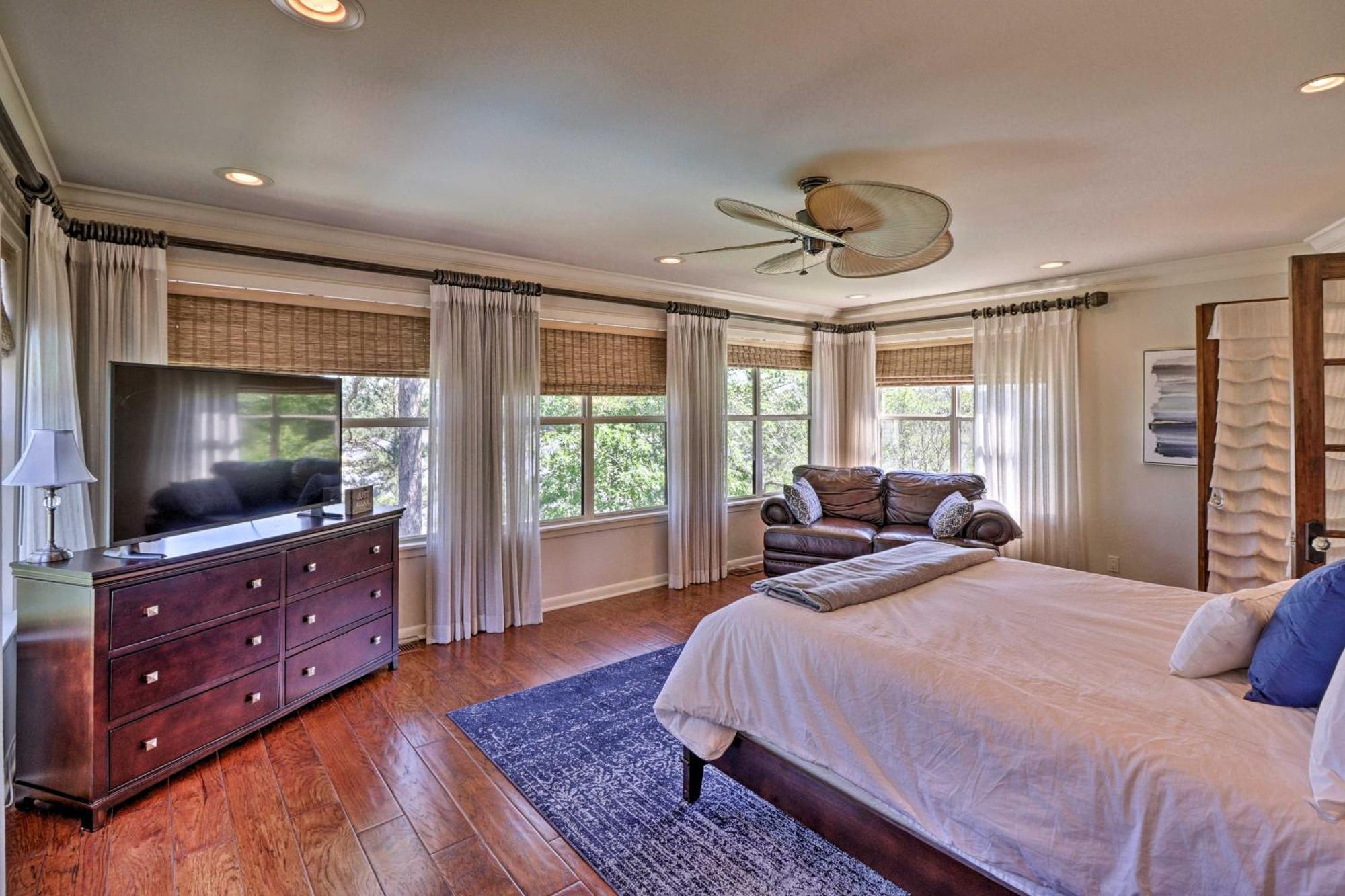 Luxury Hot Springs Oasis On Lake With Private Dock! Bagian luar foto